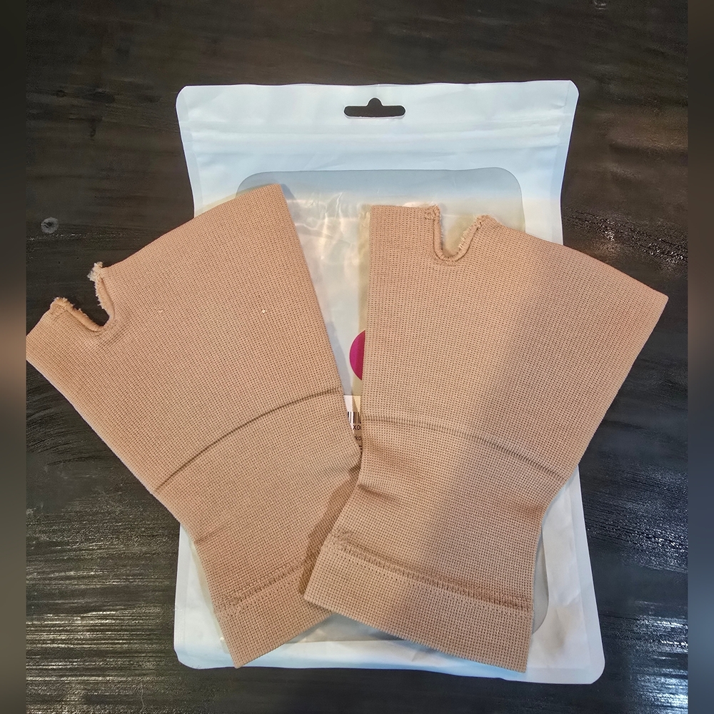 Beige Women's Compression Sports Gloves